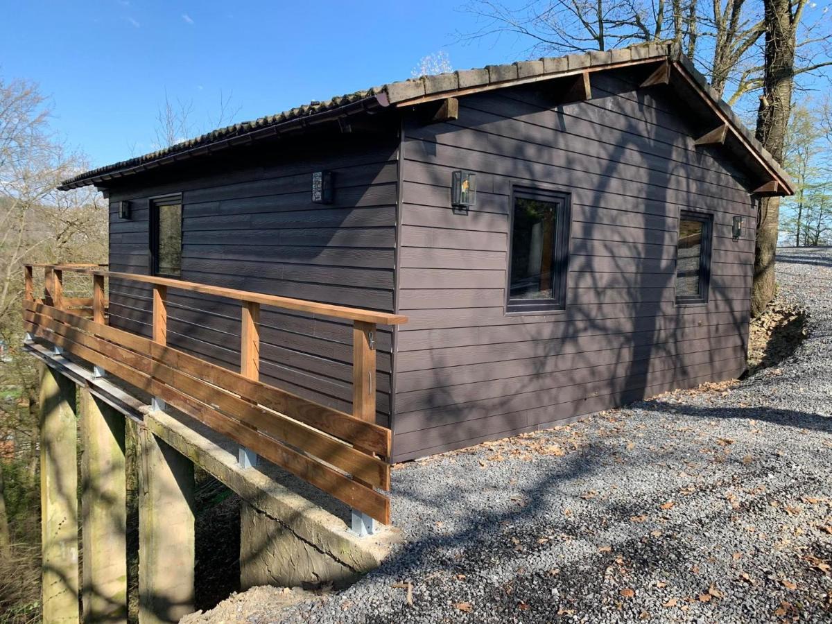 Douillets : Sur Pilotis Chalet Houyet